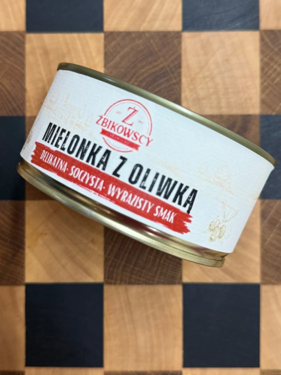 MIELONKA Z CZARNĄ OLIWKĄ (1).png