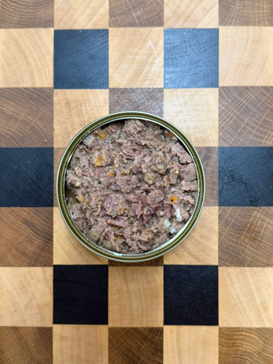 Gulasz z sarniną i warzywam.png